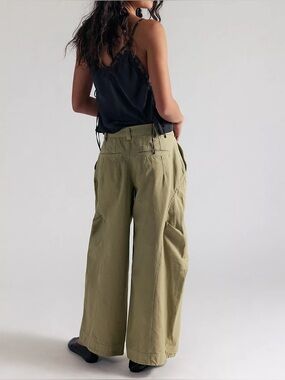 Free people Must Have Wide-Leg Chino Trousers